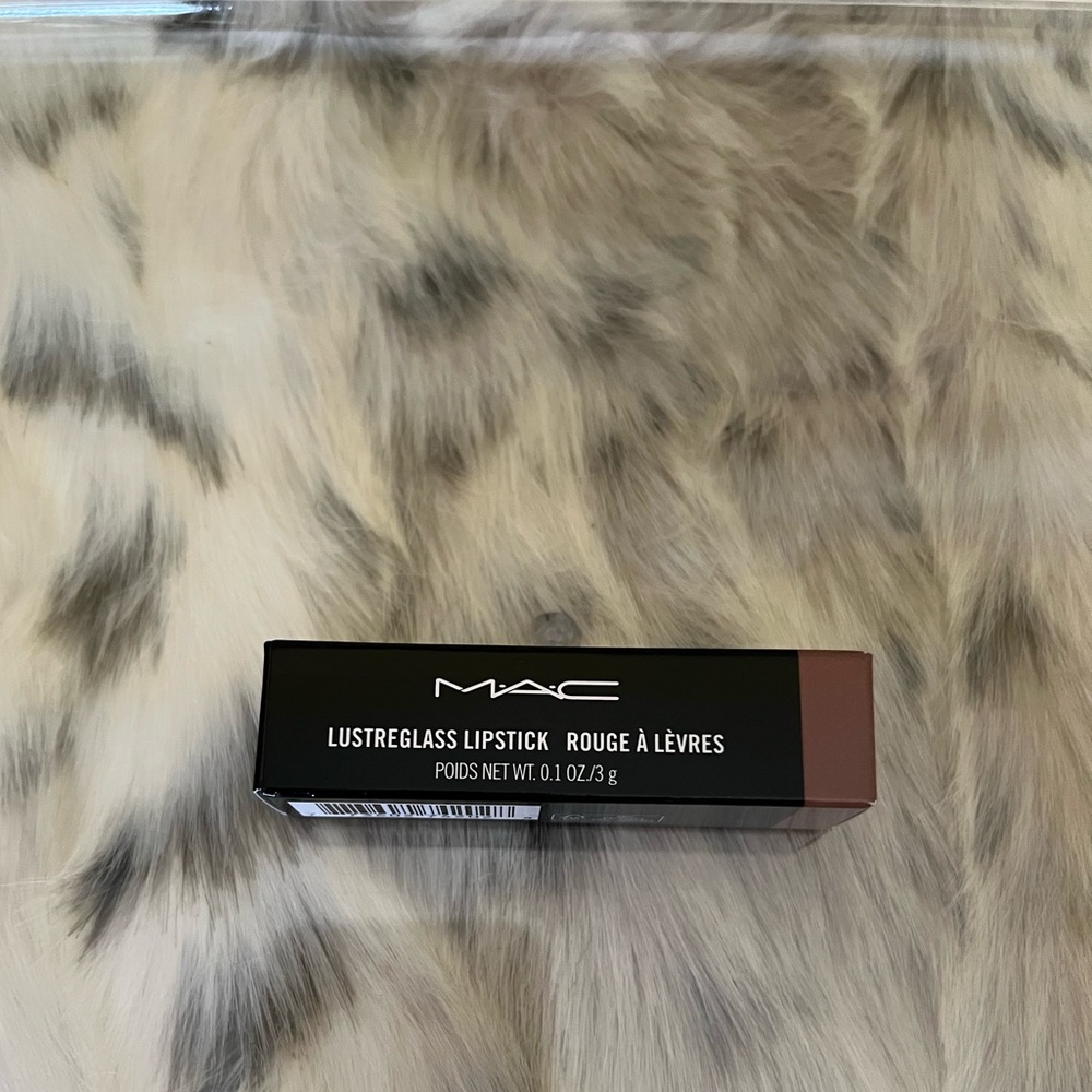 MAC ALONE TIME Lustreglass Lipstick